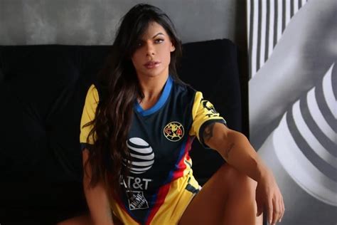 Conoce a Suzy Cortez, la sensual modelo brasileña。